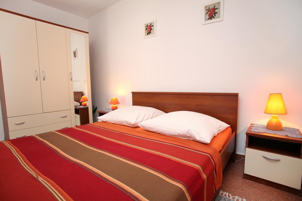 Apartments Jasmin Trogir Eksteriør billede