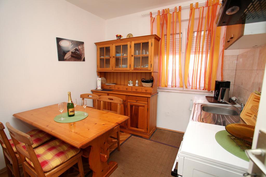 Apartments Jasmin Trogir Eksteriør billede