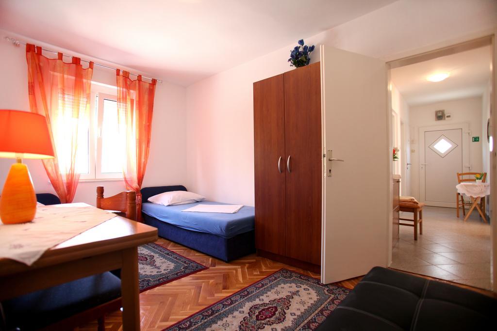 Apartments Jasmin Trogir Eksteriør billede